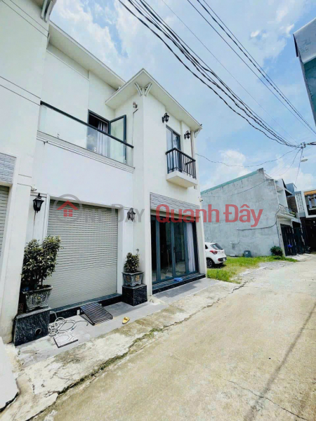 Beautiful house for sale, near Tan Phong primary school, car yard, only 2ty7 Sales Listings