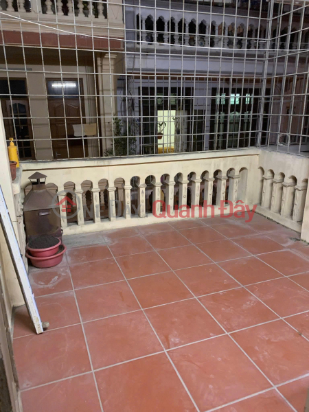 đ 10 Million/ month Whole house for rent in lane 175 Dinh Cong, 45m2 x 3.5 floors, 2 large bedrooms. can be made into 3 bedrooms - 10 million