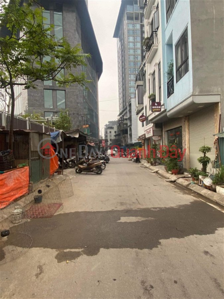 đ 20.2 Billion Thuy Khue Townhouse for Sale, Tay Ho District. Book 93m Actual 98m Frontage 7.4m Slightly 20 Billion. Commitment to Real Photos Main Description