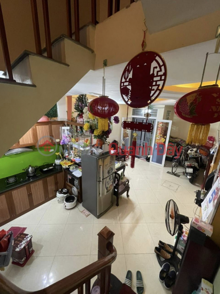 HOUSE FOR SALE IN LONG BIEN - NEAR CHUONG DUONG BRIDGE - 42M - 4 FLOORS - 1 HOUSE ON OTO STREET AVOIDING - BUSINESS. Sales Listings