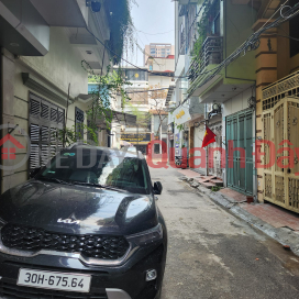 50m 5 Floors Frontage 4.5m Nhon 9 Billion Plot Phan Van Truong Cau Giay Street. Sidewalk Soccer Car Parked Day and Night. _0