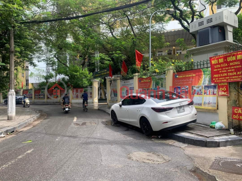 EXTREMELY RARE. Huong Vien Townhouse, Lo Duc, 10m to the car to avoid, close to the lake, square book. Area 38m*5 floors *mt 6m. _0