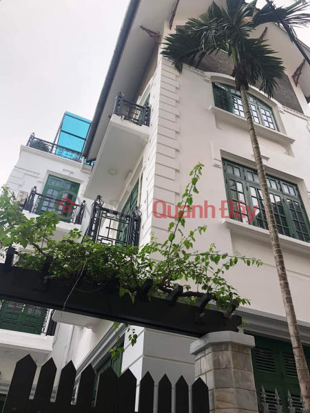 Ngoai Giao Doan luxury villa, racing car road, 256m sidewalk, 30 billion VND Sales Listings