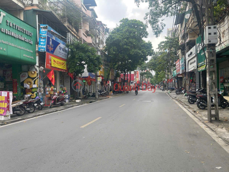 House for sale on Hoang Van Tha street, only over 300 million\\/m2, wide sidewalk, bustling business - Corner lot 83m2 32 billion Sales Listings