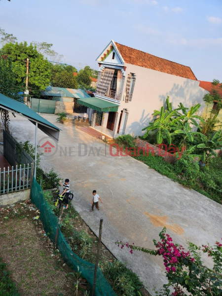 The owner needs to sell a 3-storey house facing 9m Highway 2, Cau 2 area, Chan Mong commune. Doan Hung, Phu Tho, Vietnam, Sales đ 5.2 Billion