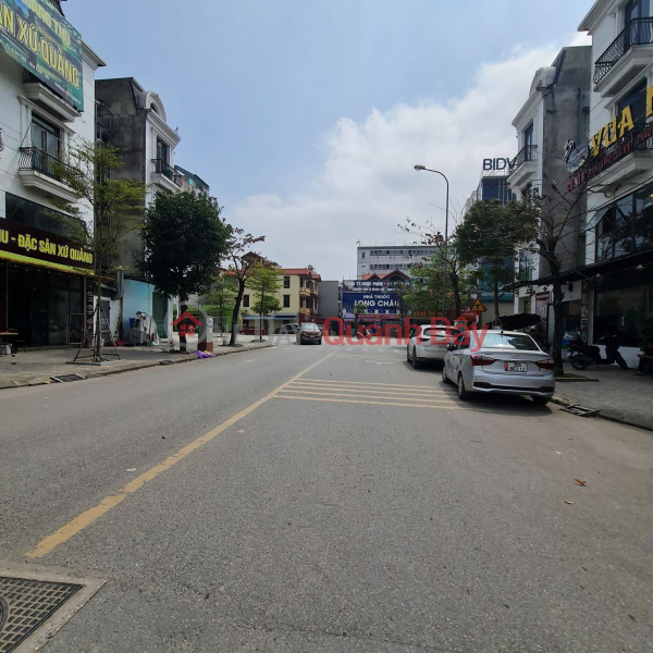 Trục chính kinh doanh được tại Đa Tốn, Gia Lâm, Hà Nội. Lô góc 55m2. Lh 0989894845, Việt Nam Bán đ 6,3 tỷ
