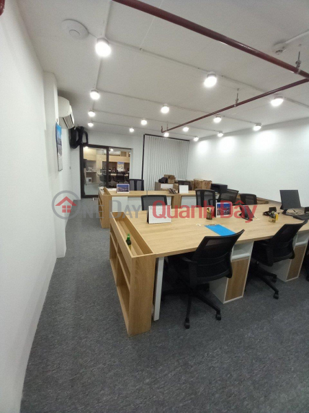 ₫ 25 Million/ month | BEAUTIFUL OFFICE - GOOD PRICE - 130m2 Office for Rent on Hoang Quoc Viet Street