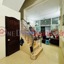 Bán nhà Cầu Giấy 46m2 khu vực trung tâm, ngõ thông, đầy đủ tiện ích. _0