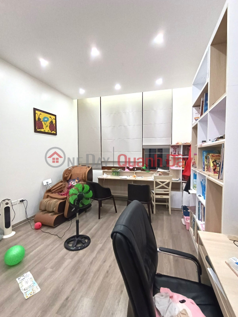 Convenient transportation, good security, corner lot business on street 12 billion Ba Dinh _0