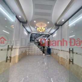 House for sale by the owner, built in a nice car alley, 3 commercial yards, Pham Van Chieu, Ward 9, GV _0