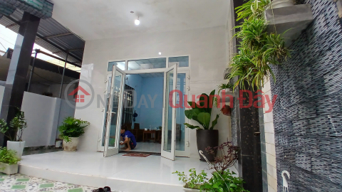 ► 20m straight to Tran Xuan Le street, 135m2, 6m wide, sturdy and spacious C4 house, 4.x billion _0