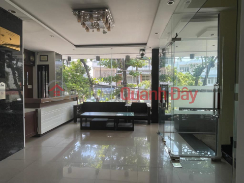 ► Close to Ong Ich Khiem street, car parking, 7 floors, elevator, 18 sales offices, 8.x billion _0