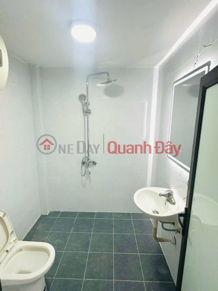 đ 12.5 Million/ month | Whole house for rent Hoa Binh 4 Minh Khai, 30m2x5 floors, 3 bedrooms with private bathroom. 12.5 million