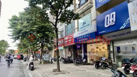 Owner sells house on Nguyen Phong Sac street, 58m2, 5m frontage, price 35.8 billion, contact 0935628686 _0