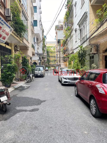 HOUSE FOR SALE IN NGUYEN CHI THANH DONG DA - BUSINESS-AVOIDED CARS - DAY AND NIGHT PARKING - Area 56M2\\/5T - PRICE 10 BILLION 9 Vietnam, Sales | đ 10.9 Billion