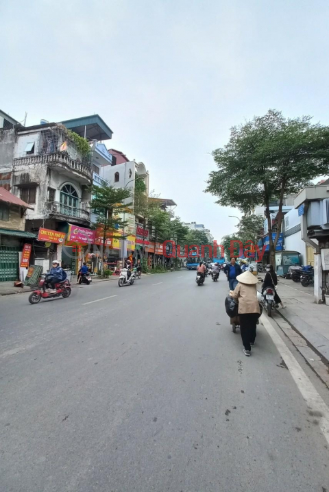 WIDE ALWAYS - CENTER OF DONG DA - A FEW STEPS TO THE STREET - CORNER LOT - SUPER AIRY _0