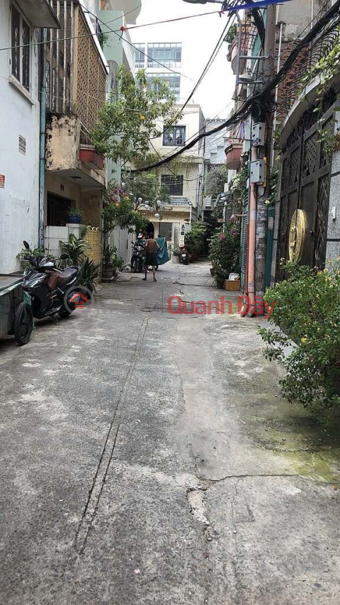 House for sale on Hoang Dieu, Ward 10, Phu Nhuan, 53 square meters, convenient for new construction, only a little over 6 billion. _0