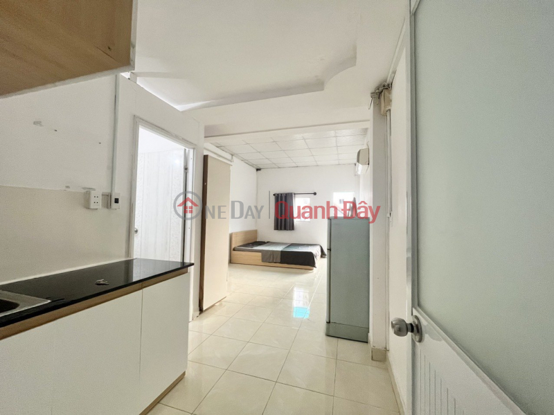 ₫ 5.8 Million/ month, Room for rent in District 3, price 6 million - large balcony - near Bac Hai