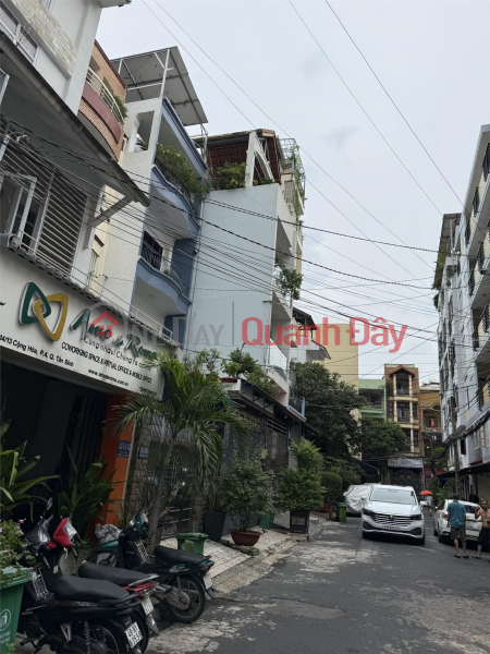 đ 13.7 Billion | **House for sale in alley 43 Cong Hoa, ward 4 Tan Binh (4.5x19) 4 floors over 13 billion?