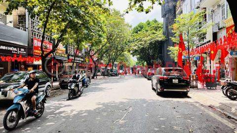 House for sale on Ngoc Lam street, 275m2, 7m frontage, near ward police station, 300m from Chuong Duong bridge _0
