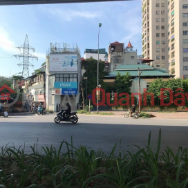 The owner immediately rents out the front house on Truong Chinh street for 50 million\/month _0