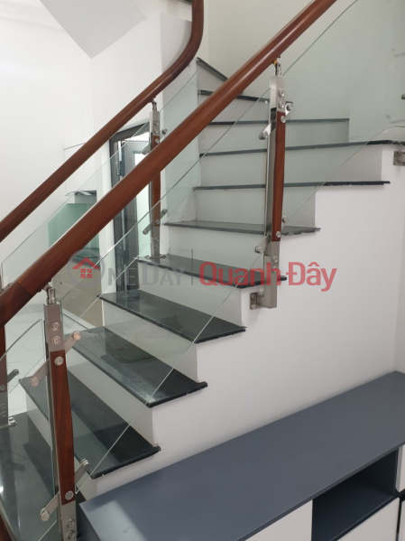 Property Search Vietnam | OneDay | Residential Sales Listings De La Thanh, O Cho Dua, 32m, 4 floors, 3.5m frontage, near the car, only 4.1 billion, contact 0817606560