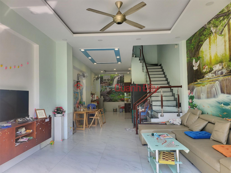 Selling a 3-storey 4-bedroom house, solidly built, very beautiful, airy, central district 2., Vietnam Sales ₫ 6.9 Billion
