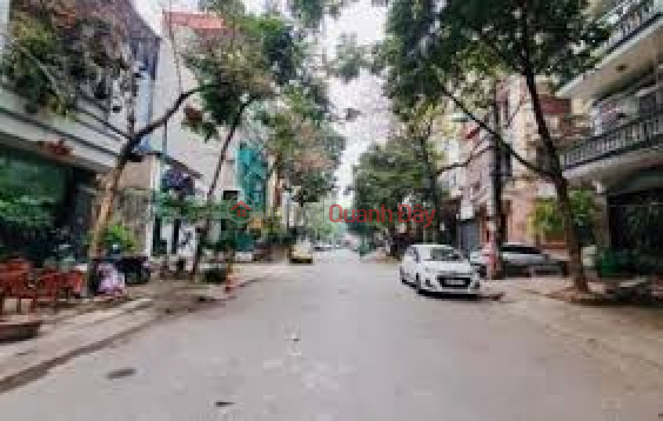 Urgent sale of house in alley 106 Hoang Quoc Viet, 68m x 5.5 floors, elevator, price 22.6 billion Sales Listings