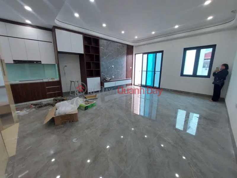 NHÀ ĐẸP- Ở LUÔN PHỐ ĐÀM QUANG TRUNG- LONG BIÊN,50M2,6 TẦNG,MT 5M, 9.5 TỶ. Ô TÔ QUA. | Việt Nam, Bán, đ 9,5 tỷ