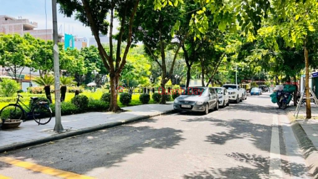 khách sạn Cổ Linh, dòng tiền ổn định 1.2tỷ/năm ,vỉa hè, ôtô dừng đỗ ngày đêm Niêm yết bán