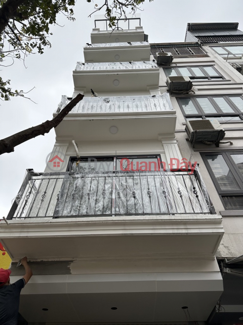 BIG ALLEY LIKE STREET - 4 LANES FOR CARS - BUSY BUSINESS FOOTBALL PAVEMENT - 6 FLOORS WITH ELEVATOR - SMART ELECTRICAL SYSTEM _0