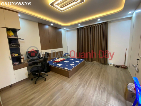 Superb property near Hoang Quoc Viet, 52m², 6 floors, elevator, wide alley, close to the main street, 16 billion VND (negotiable) _0