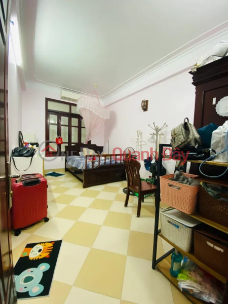 đ 12 tỷ, BÁN NHÀ: Đông Quan 
Diện tích: 45m2 / 5 tầng / GIÁ 12 tỷ