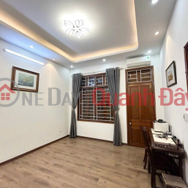 Doi Can _ Ba Dinh, super nice house, super cheap price. 46m2 3 floors _0