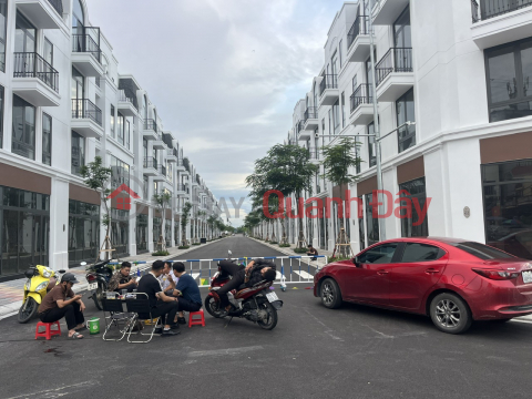 Owner selling a 4-story townhouse for 4 billion VND in Thuy Nguyen, Hai Phong. Area: 62m2-150m2. Contact: 083.2865.116 _0