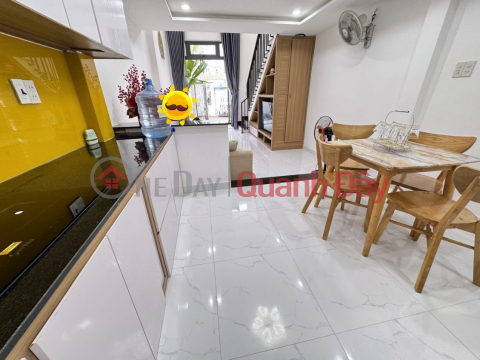 Center of Hai Chau district, free of cars, 68m2, beautiful house, only 3 billion 5 _0