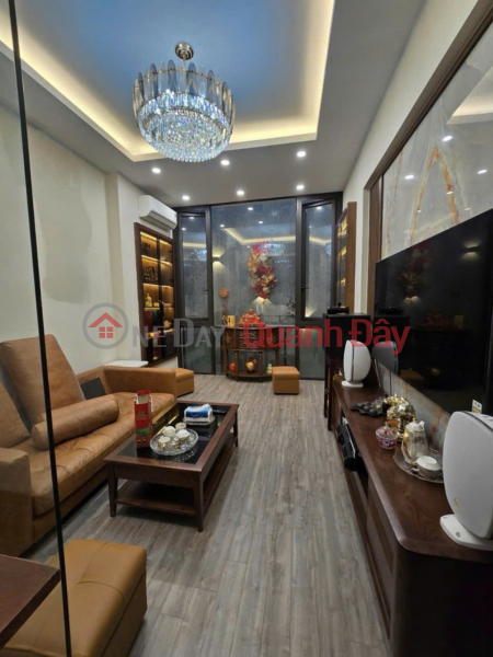 Property Search Vietnam | OneDay | Residential, Sales Listings | BEAUTIFUL HOUSE FOR SALE ON DUONG LANG STREET, 42.4m2 -12.95m2 - TWO AIRLINES - CARS - FULL FURNITURE