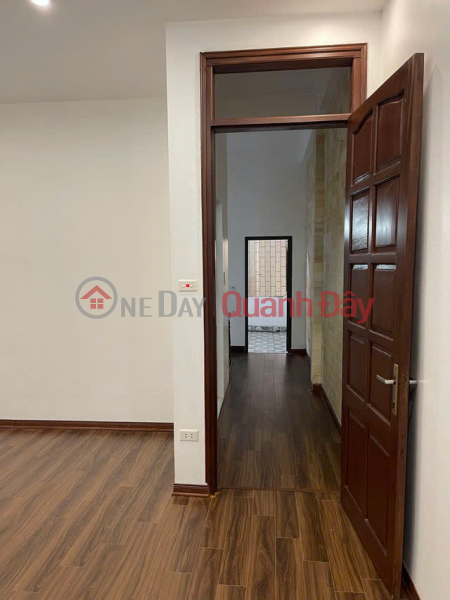 đ 8.9 Billion, House for sale in To Hieu, Ha Dong District, 4 floors, private construction, 20m to the street, frontage 3.9\\/area 42m, price 8.9 billion