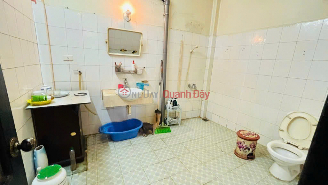 đ 6.85 Billion, HOUSE FOR SALE IN LANG FORT - DONG DA, CENTER OF DONG DA, THREE-SIDED PARKING ROOM, AREA 33M2, PRICE 6.85 BILLION