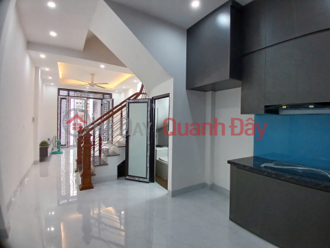 Da Sy, Ha Dong, 42m2, 5 new floors, 6 bedrooms, car parking at door, over 5 billion. Contact 0904690958 _0