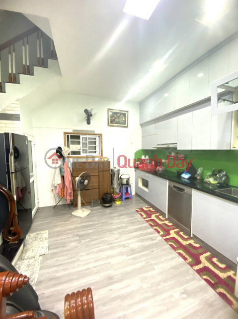THE OWNER WANT TO MOVE OUT TO BUY A HOUSE ON THE STREETS, SHOULD SELL THE BEAUTIFUL HOUSE CHEAP IN THE MILITARY AREA, LANE 168, NGUYEN LAN STREET. _0