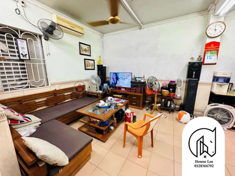 House in Tu Dinh, Long Bien, old 2-storey construction, car alley near the street, 63m wide, frontage: 5.2m, 9 billion 9 Vietnam, Sales đ 9.9 Billion