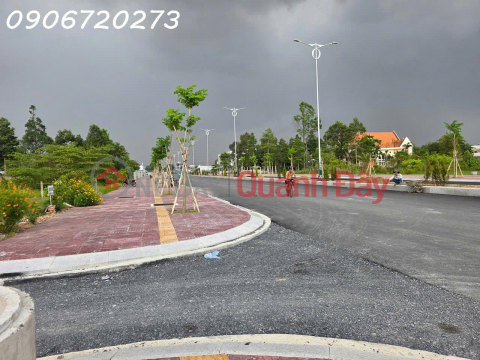 Cần tiền bán nhanh lô đất 1888,8 m2 (sẵn 780m2 Thổ cư) 206 Vĩnh Hoà, Tân Ngãi, giá đầu tư _0