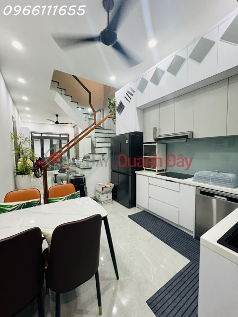 BÁN NHÀ SIÊU PHẨM ĐẸP FULL NỘI THẤT XỊN- NGUYỄN VĂN CỪ- P. CẦU KHO- VÀI BƯỚC CHÂN RA MẶT TIỀN - 3 TẦNG 4PN - _0