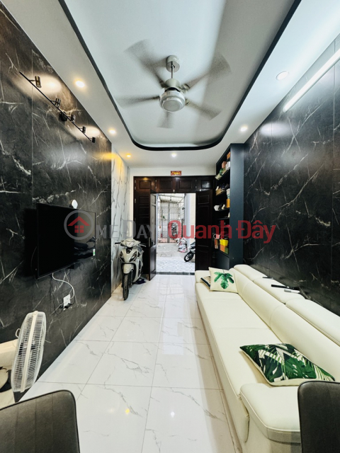 RARE - CORNER LOT - FULL FURNITURE - 3 BEDROOMS WITH FULL FUNCTION - A FEW STEPS TO CAR - NEAR WEST LAKE. _0