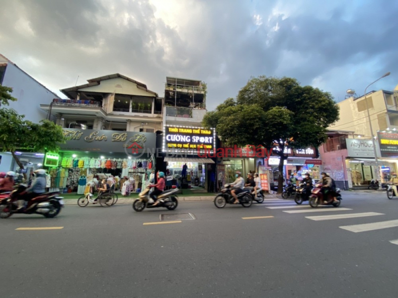 đ 29.5 Billion Front House on Truong Vinh Ky Street, Tan Phu District. 9m wide, 174m2 area, 4 floors. LOOK 2 BILLION