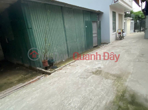 Land for sale in lane 187 Ngoc Thuy, 50m, car access, land only over 7 billion. Negotiable. _0