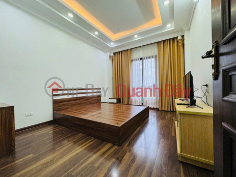 House for sale in Giang Bien with car-accessible sidewalk _0