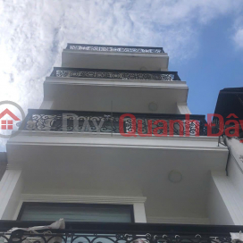 For rent the whole house on Truong Sa frontage - 3.5X14M - 5 floors, 100% new - Price 35 million<br \/> Suitable for company office<br \/> Convenient _0