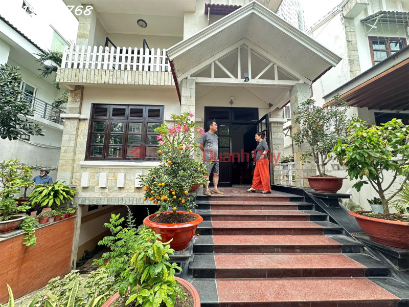 Villa for rent at La Casa Le Thi Cho Street, Phu Thuan Ward, District 7, area 330m2, price 45 million VND\\/month. Rental Listings